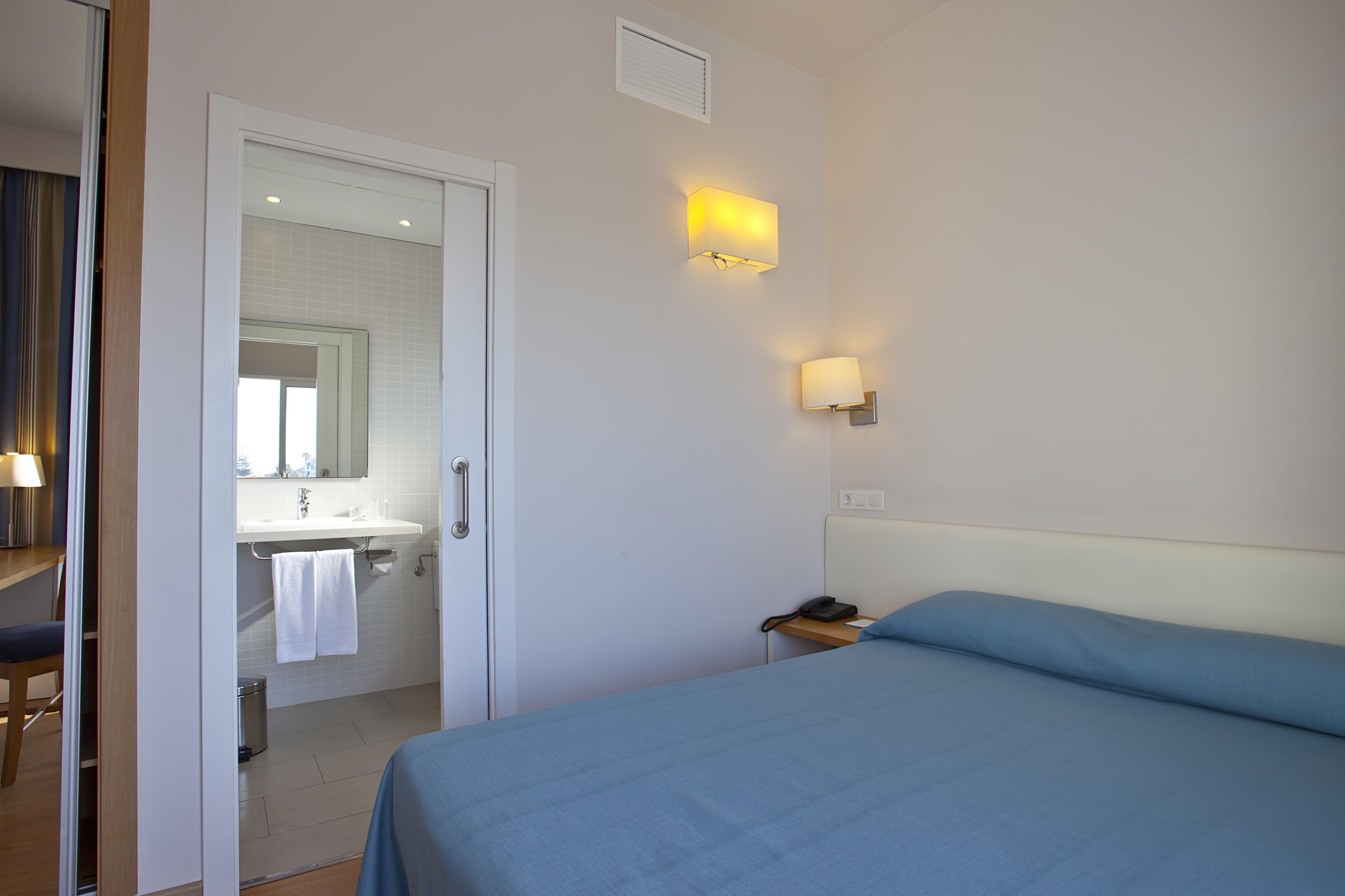 Hotel Seth Playa Azul Cala En Porter  Esterno foto