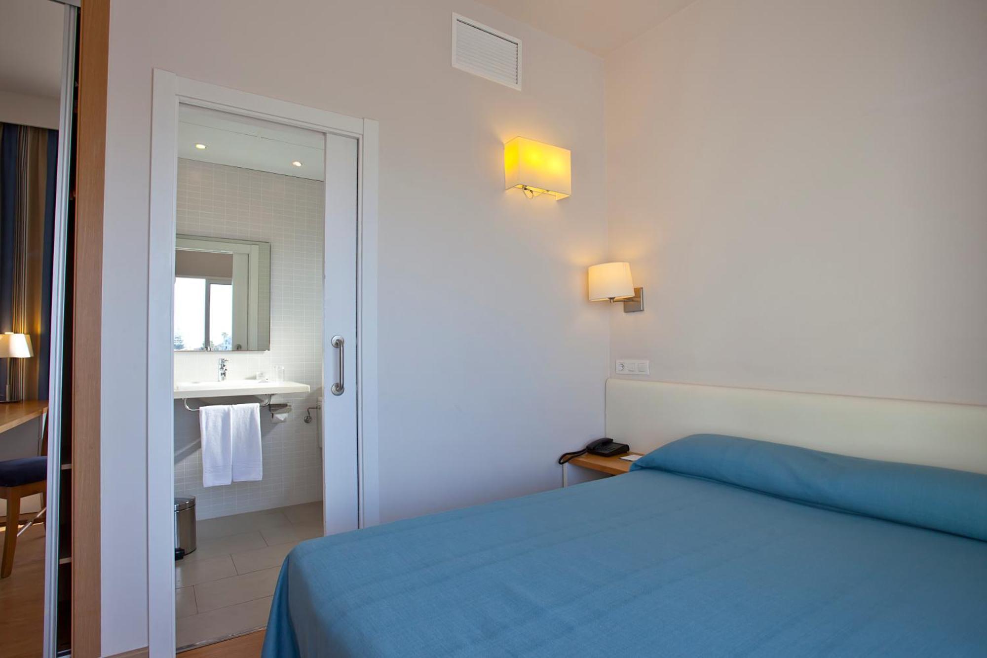 Hotel Seth Playa Azul Cala En Porter  Esterno foto