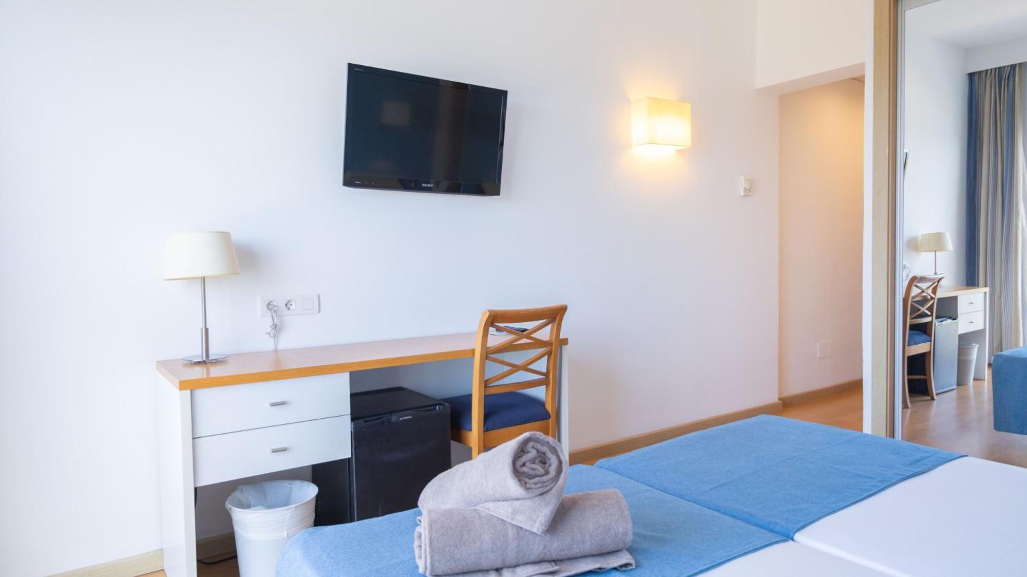 Hotel Seth Playa Azul Cala En Porter  Esterno foto
